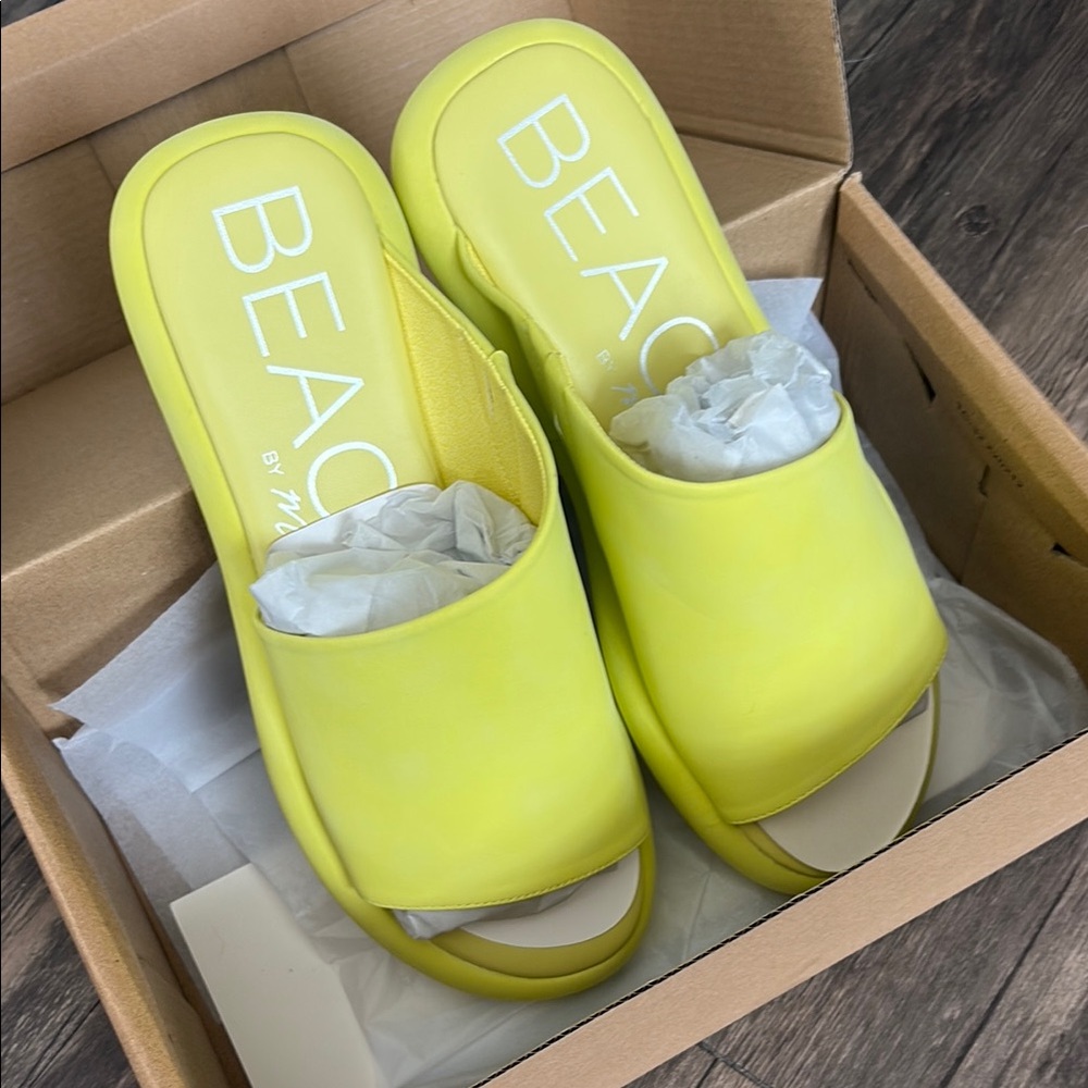 Matisse Bright Yellow Slides